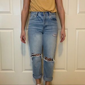 AE 90’s Boyfriend Jeans